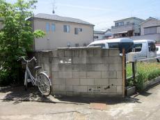 フェンス施工前　既存のブロックが崩れてきて心配でした　　川越