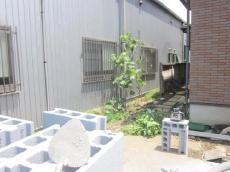 川越フェンス施工事例　これからブロックを積んでいきます