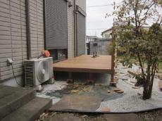 富士見市　施工中のアイアンウッド(ウリン)デッキ反対側