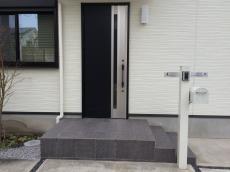 川越市　玄関、転落防止柵施工前