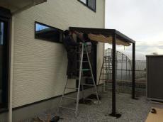 川越市　シンプルポーチにシェードを取付け