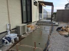 川越市　アプローチの下地コンクリート打設