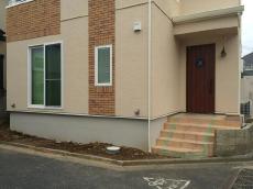 川越市　新築外構　玄関前　門周り　塗り壁