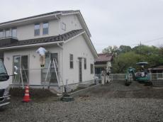 坂戸市　テラスの取付開始