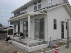 坂戸市　テラス下タイルデッキ施工中