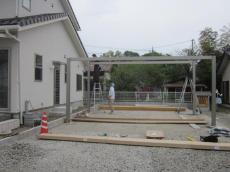 坂戸市　カーポート（LIXILフーゴFワイド）施工中