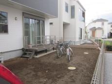 川越市　お庭　施工前の様子　既存ウッドデッキ