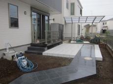 川越市　タイルテラス施工中