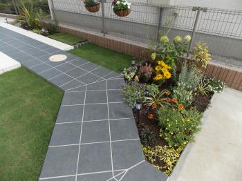 川越市　花壇と砂場(蓋つき)