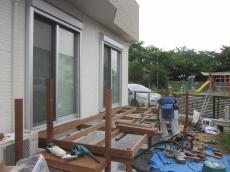 川越市　アイアンウッド（ウリン）デッキ製作中