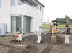 東松山市　お庭　タイルテラス施工中　まずは掘削作業から