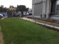 川越市　二世帯新築外構　お庭のアプローチ、コンクリート打設