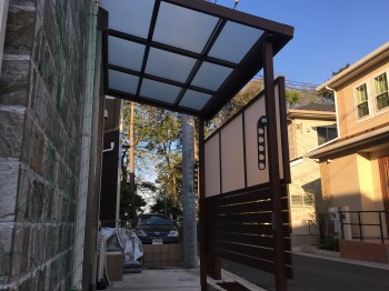 ふじみ野市　テラス屋根完成　屋根材　熱線遮断ポリカーボネート