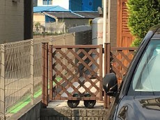 川越市　目隠しフェンス施工前の様子