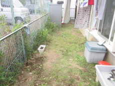 川越市　お庭リフォーム　施工前　雑草でお困りでした
