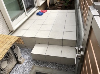 ふじみ野市　白いタイルテラス完成