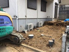 川越市 新築外構 土のすき取り作業