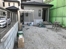 川越市　仮駐車できるように砕石を均しました