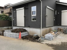 川越市　タイルデッキ施工中