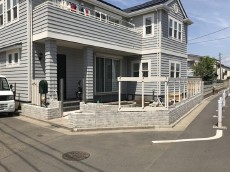 清瀬市　ブロックが積み上がり、フェンス施工準備