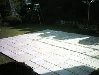 夏場の除草やお手入れを軽減できるのでとても嬉しいです。