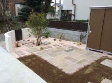 自然石タイルテラス　日高